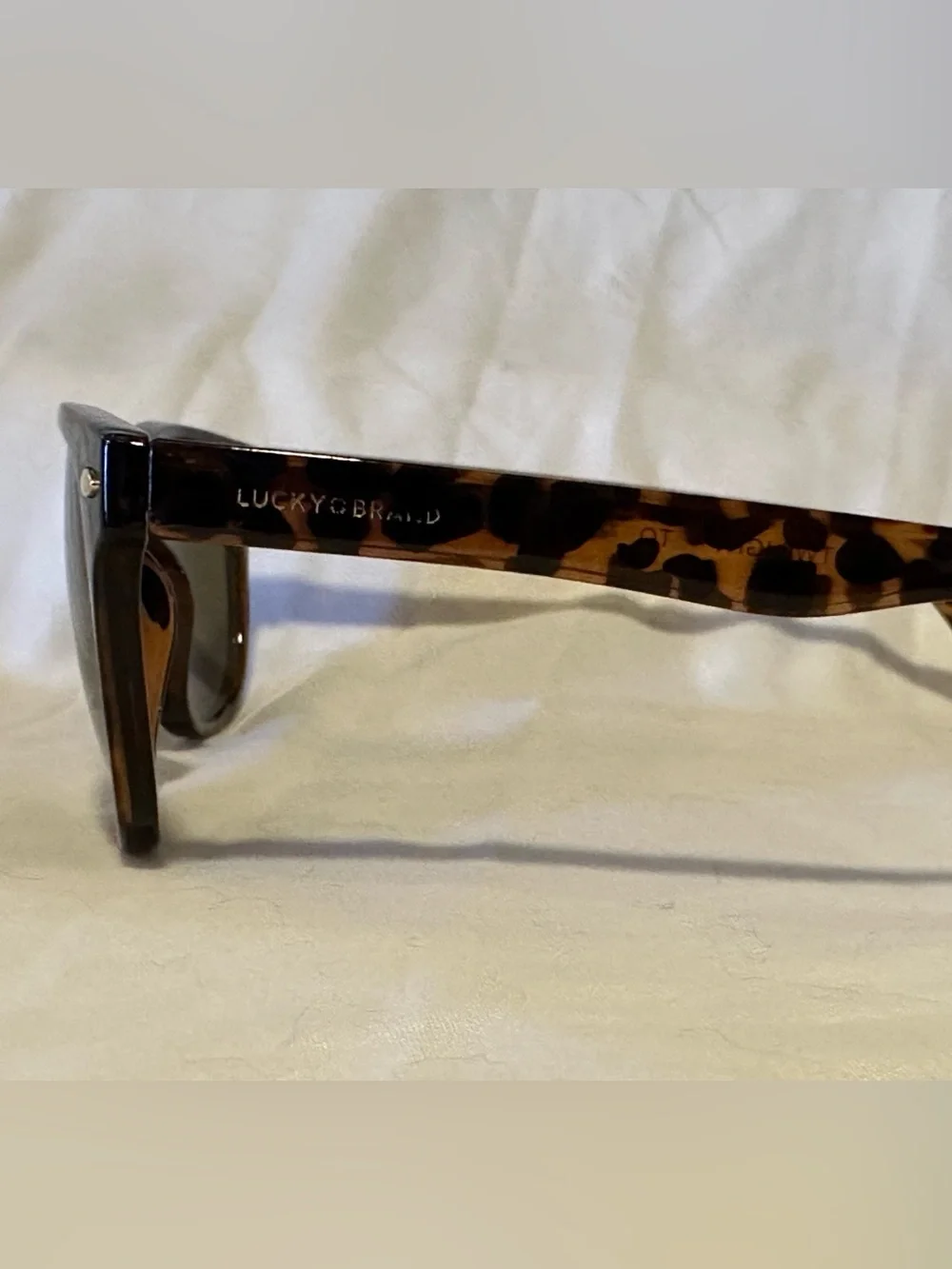 Lucky Brand Tortoiseshell Brown Round Sunglasses